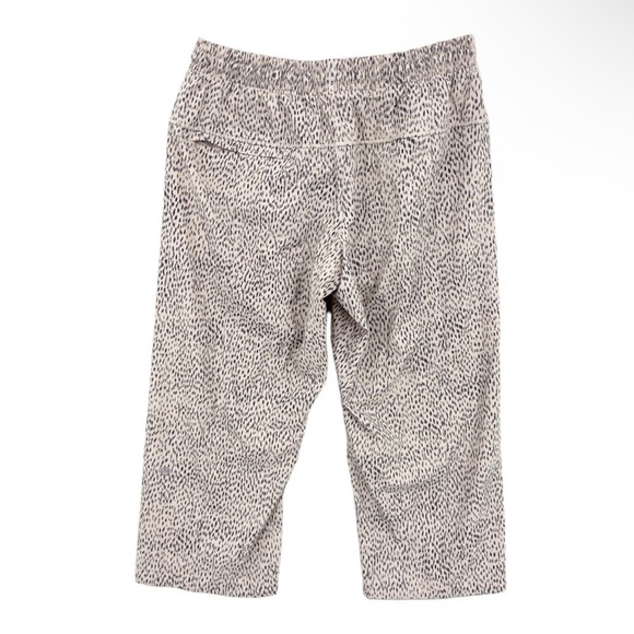 Lululemon Step Lively Crop Dottie Dash Grain Black Capri Pants 4 - Picture 2 of 6